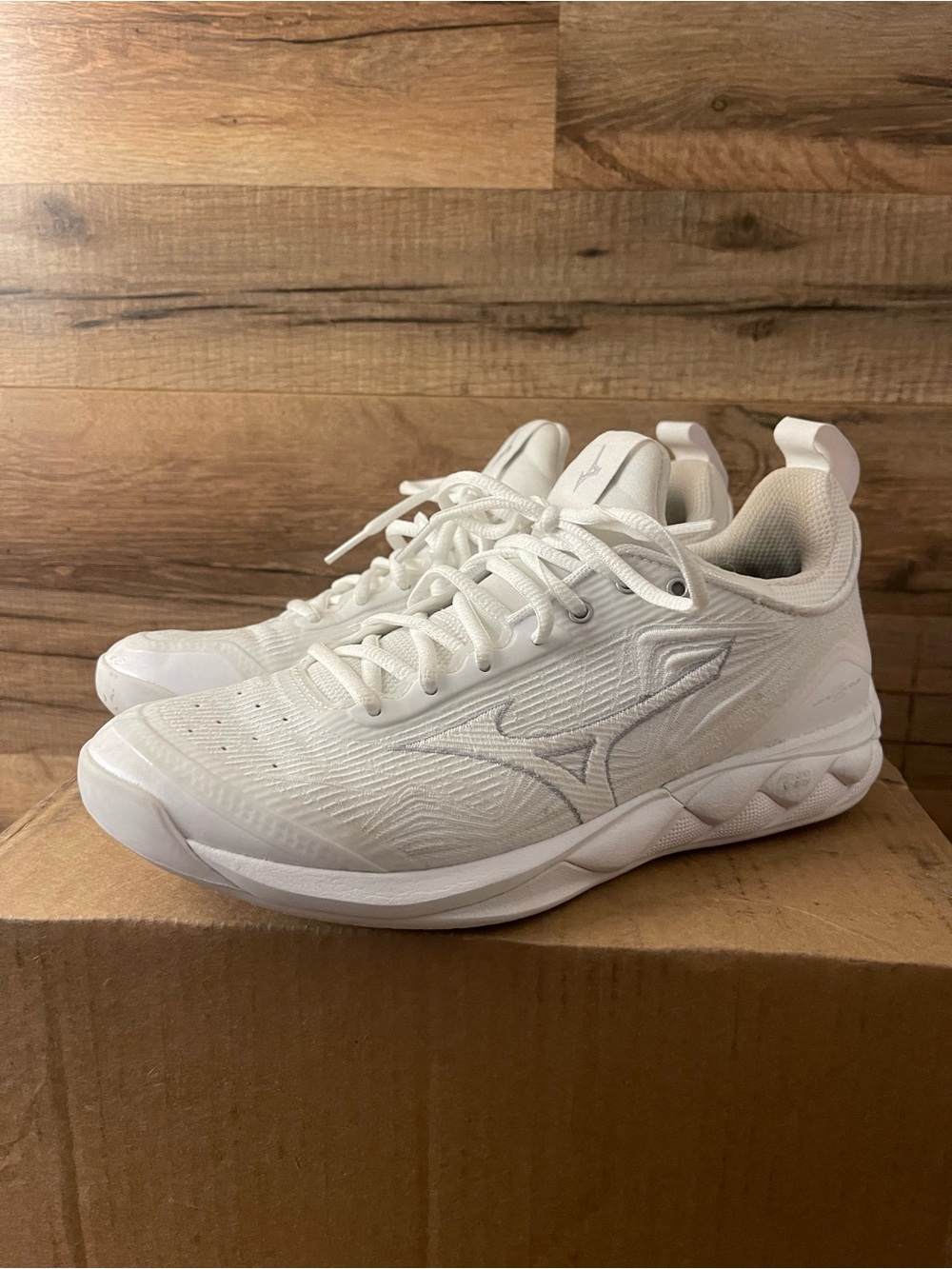 Mizuno Enerzy Women's Wave Luminous Running Shoes White Size 8
